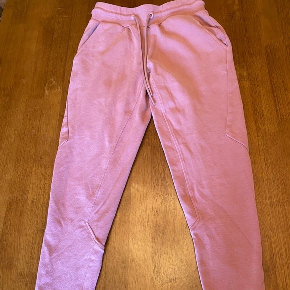 Alphalete Athetic Joggers - Picture 5 of 5